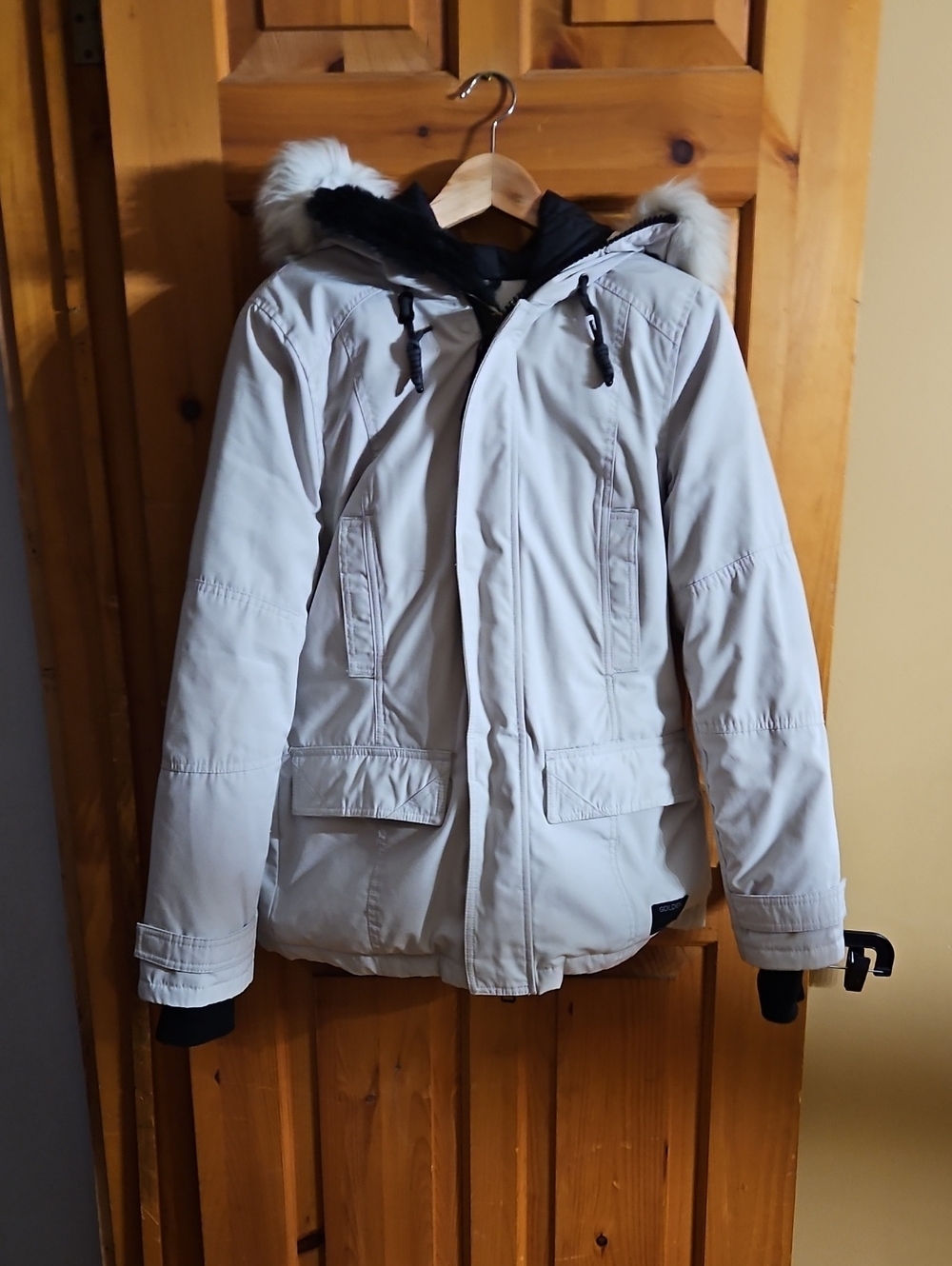 TNA Women's Light Cream Ski Jacket with Faux Fur Trim Hood